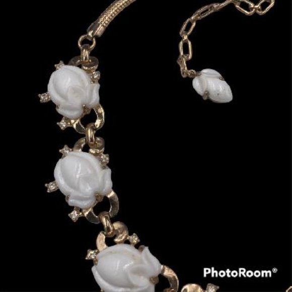 Vintage Trifari White Fruit Salad  Molded Glass Adjustable Necklace - Picture 3 of 6